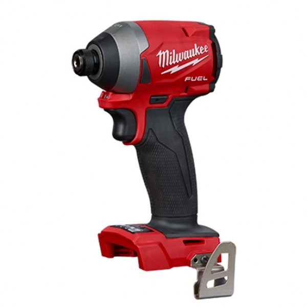 Naujas akumuliatorinis smūginis suktuvas Milwaukee M18 FID3
